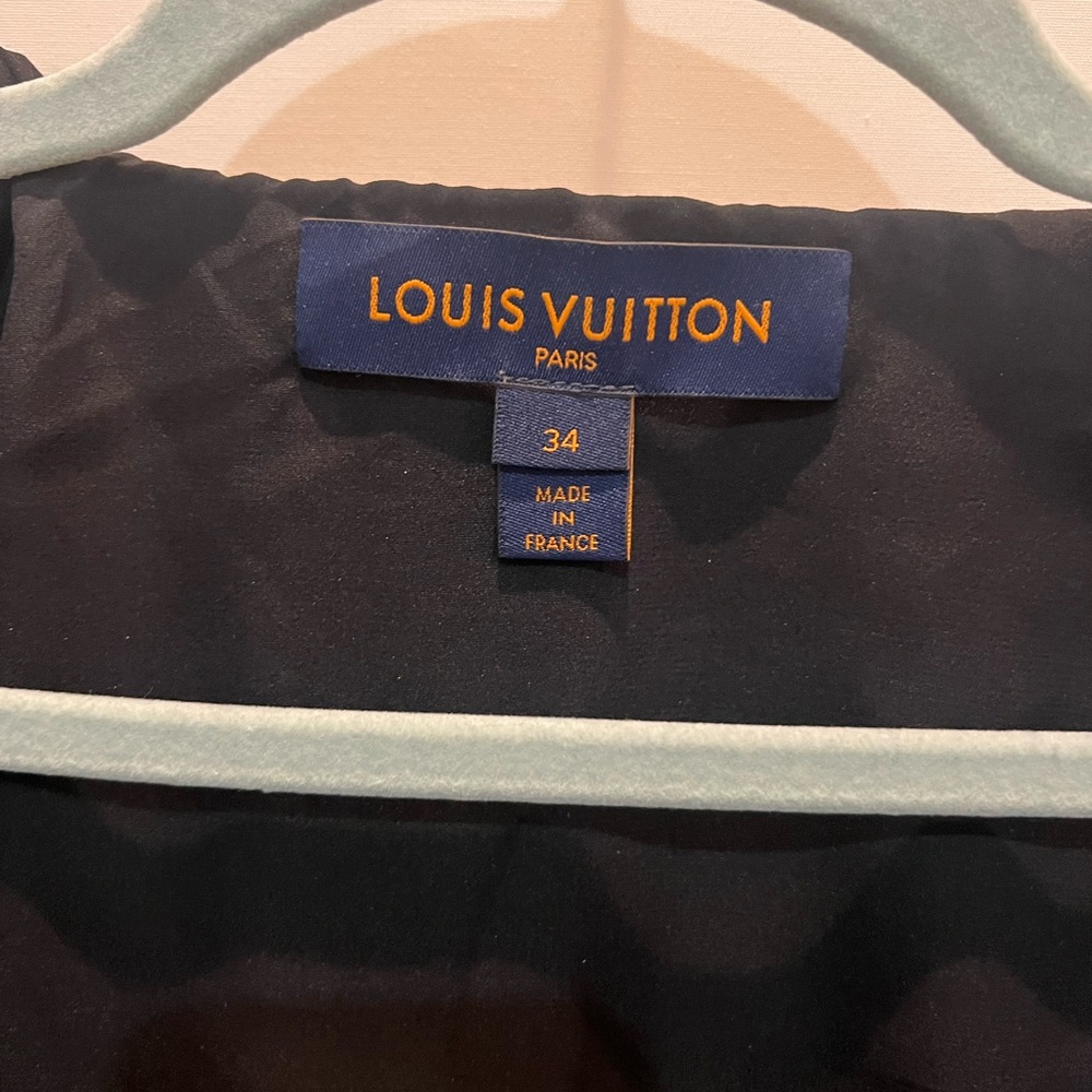 Louis Vuitton Elegant Black Jacket - Picture 2 of 6